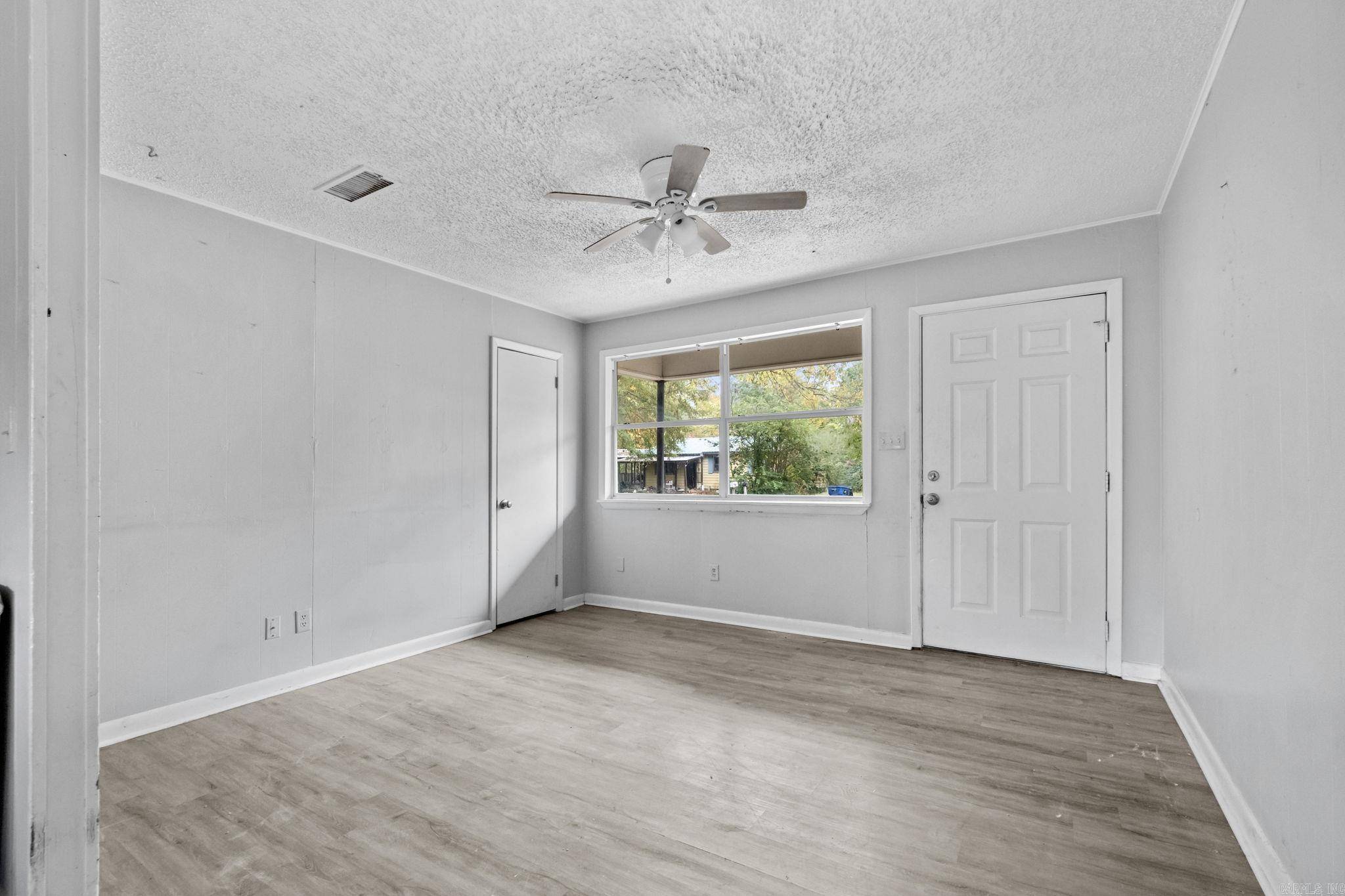 Cabot, AR 72023,404 S Taft