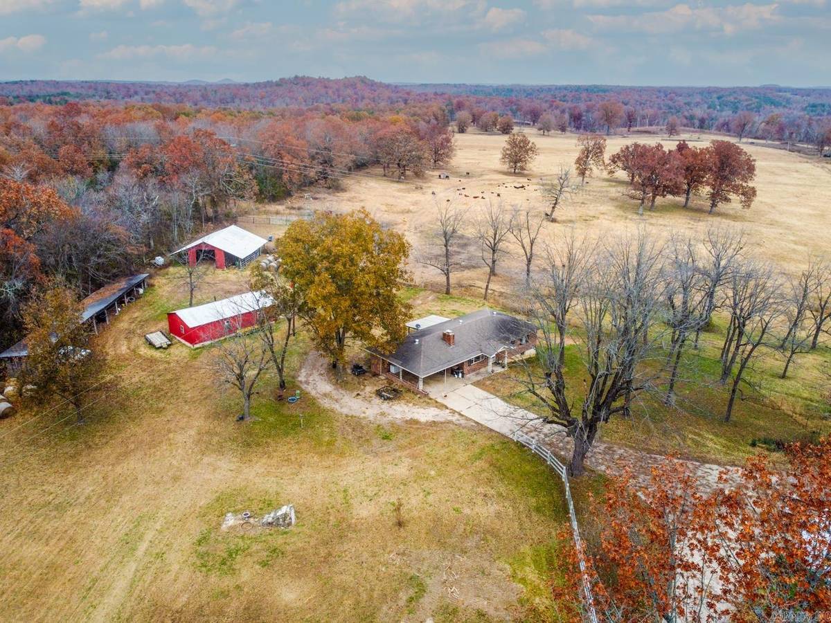 Calico Rock, AR 72519,634 Rodney Cutoff