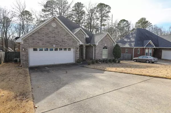 Benton, AR 72019,7321 PEACH BLOSSOM Drive