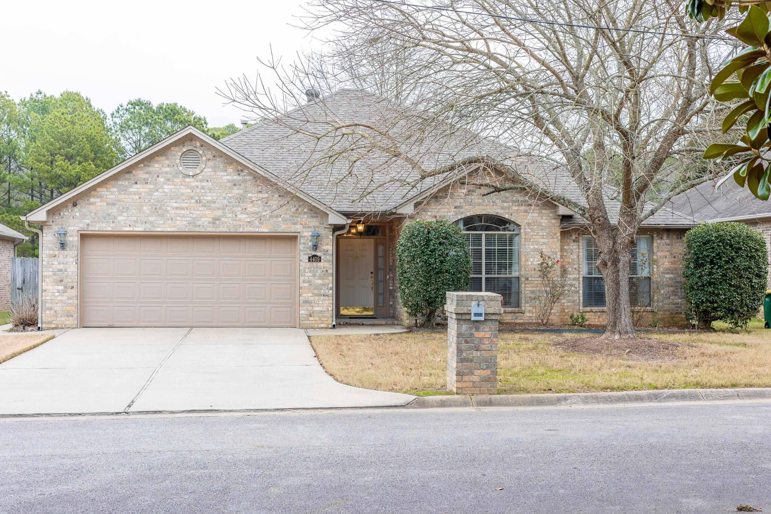 Little Rock, AR 72223,4409 Oaks Bluff Drive