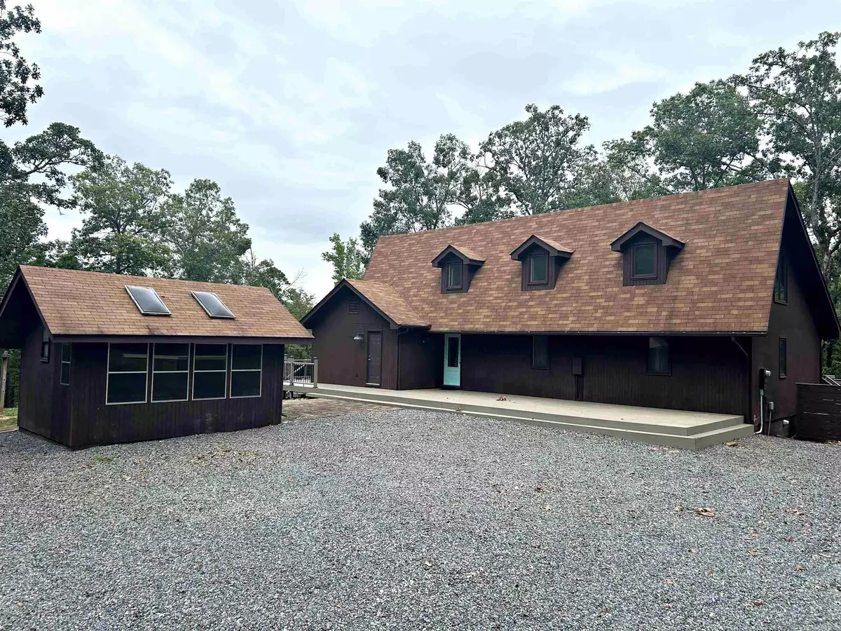 Arkadelphia, AR 71923,31 Shuff Road