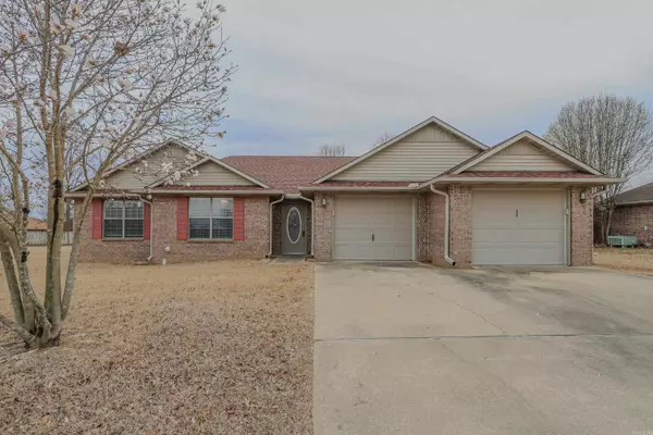 2904 STONEGATE Drive, Paragould, AR 72450