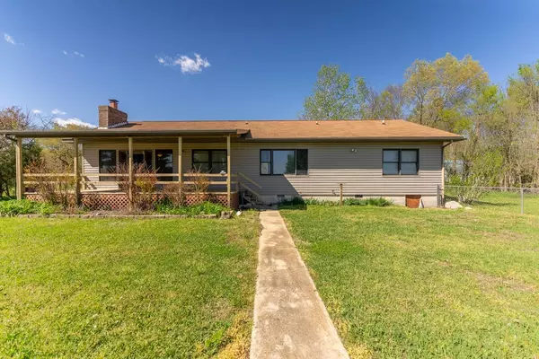 Horseshoe Bend, AR 72512,1811 Friendly Point