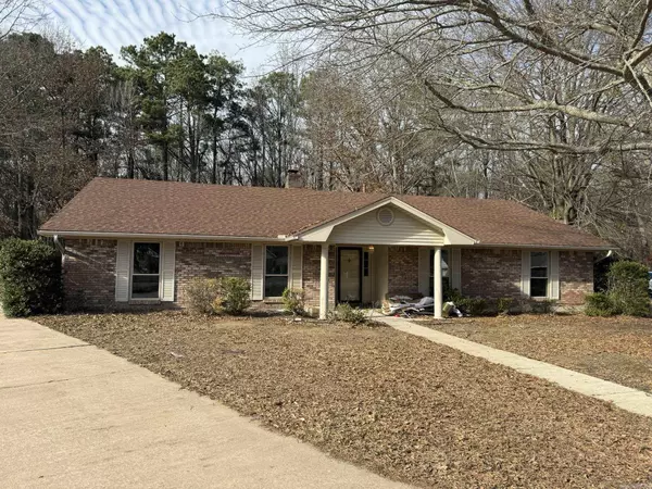 4 Hampton Place, Pine Bluff, AR 71603