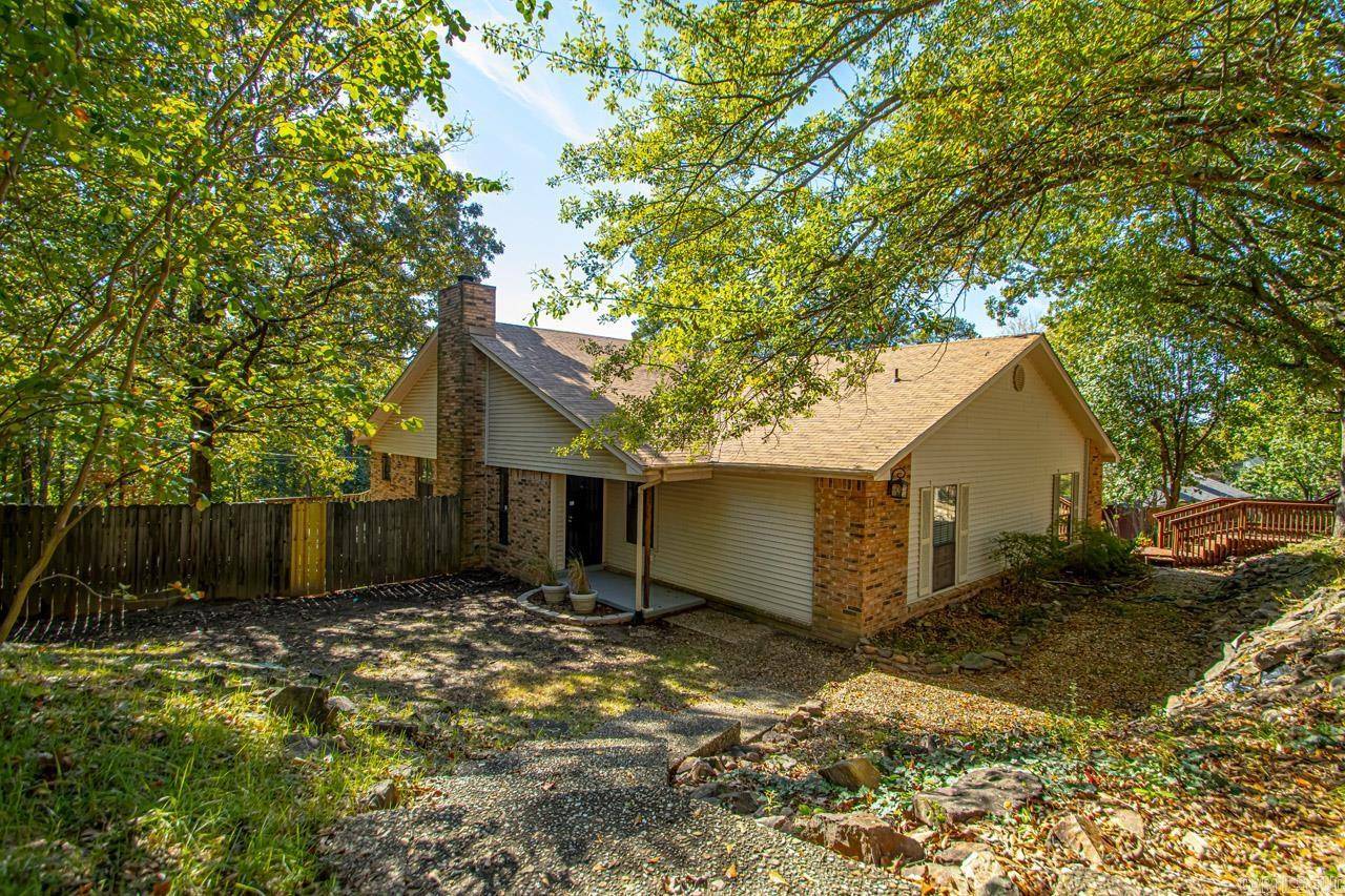 11 Woodlore Circle, Little Rock, AR 72211