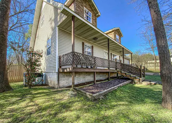Yellville, AR 72687,303 W 5th Street