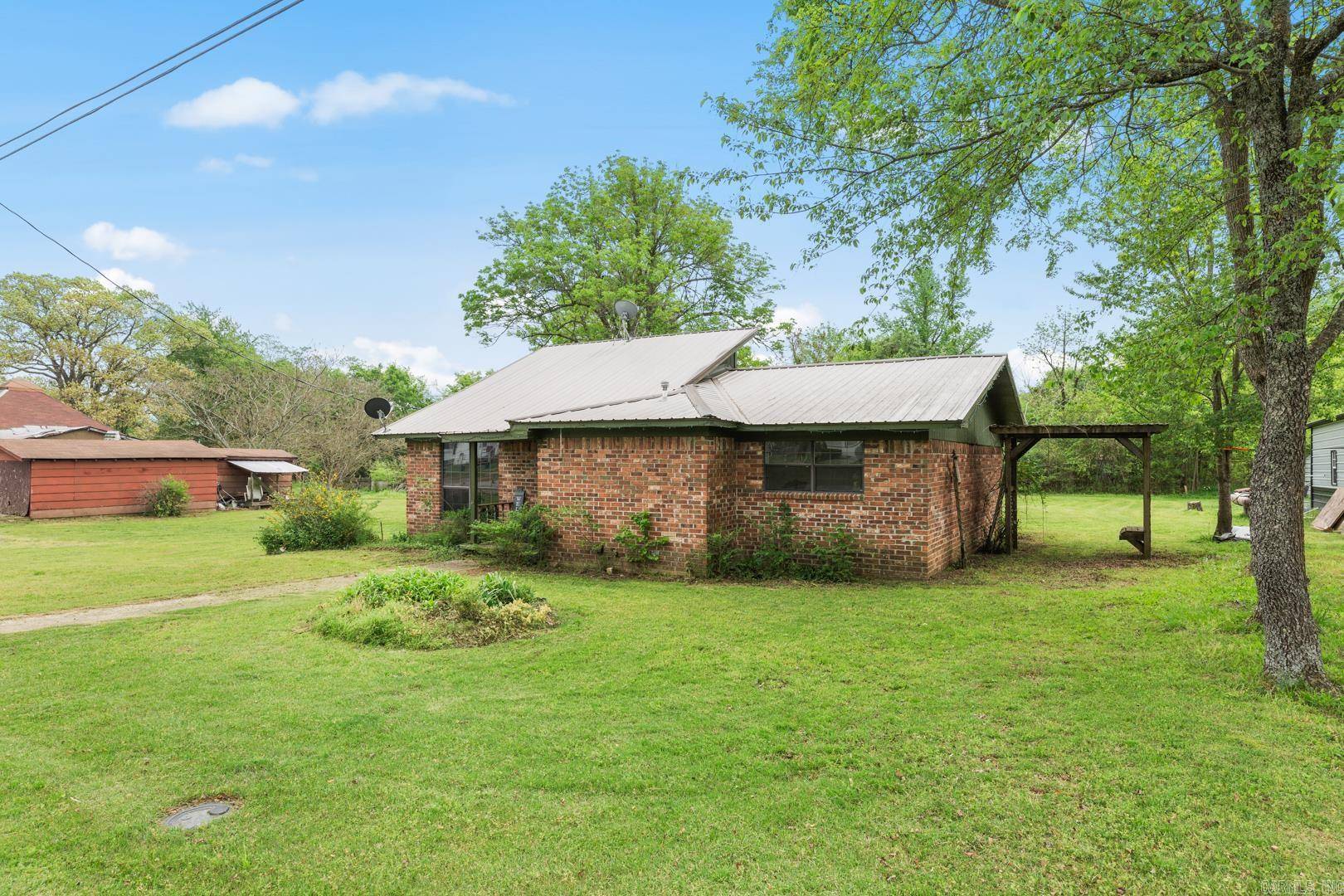 708 Sampson Avenue,  Mena,  AR 71953