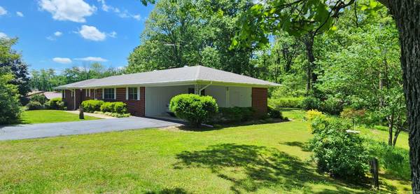 Mount Ida, AR 71957-9999,719 Luzerne St.