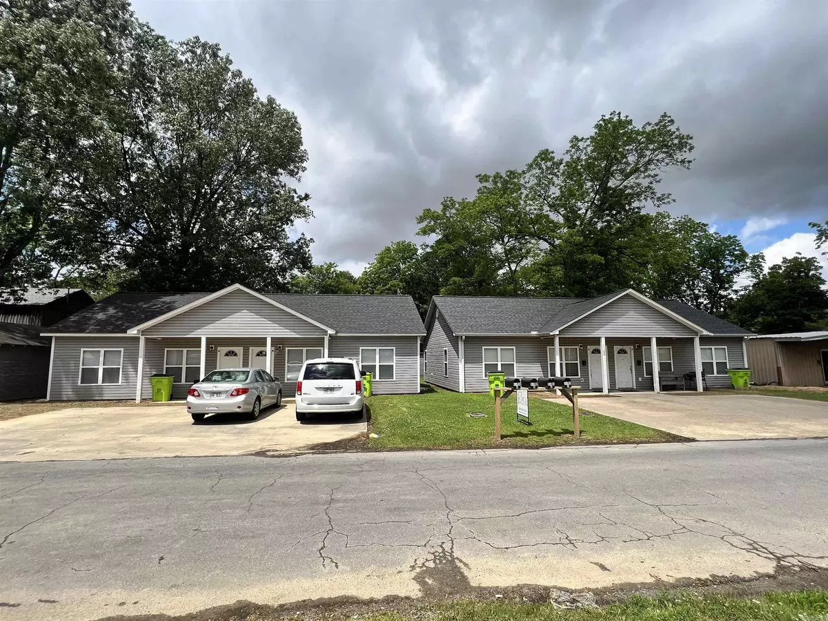 Stuttgart, AR 72160,1106 1108 S Maple Street