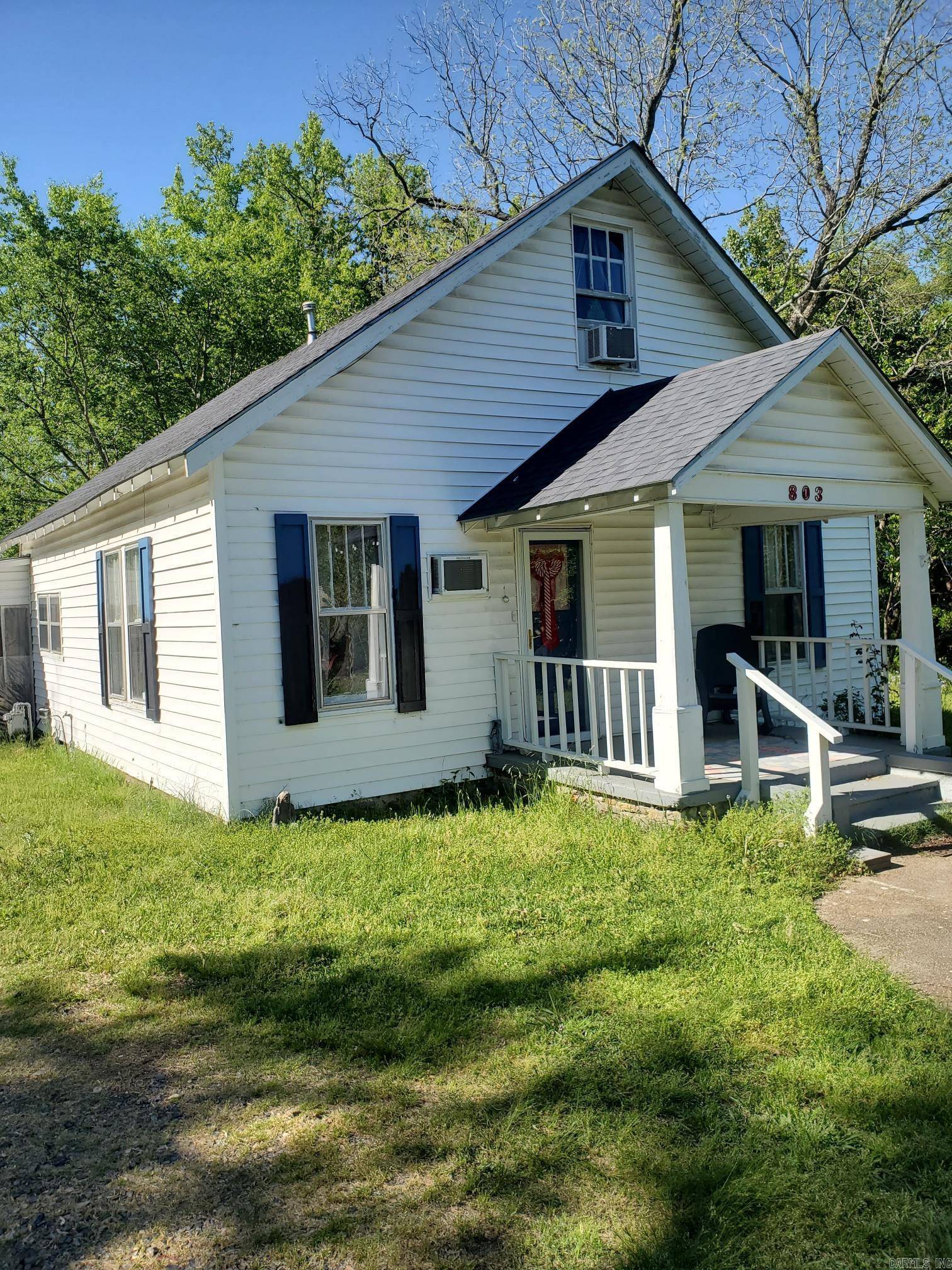 803 Pine Avenue, Mena, AR 71953-9999