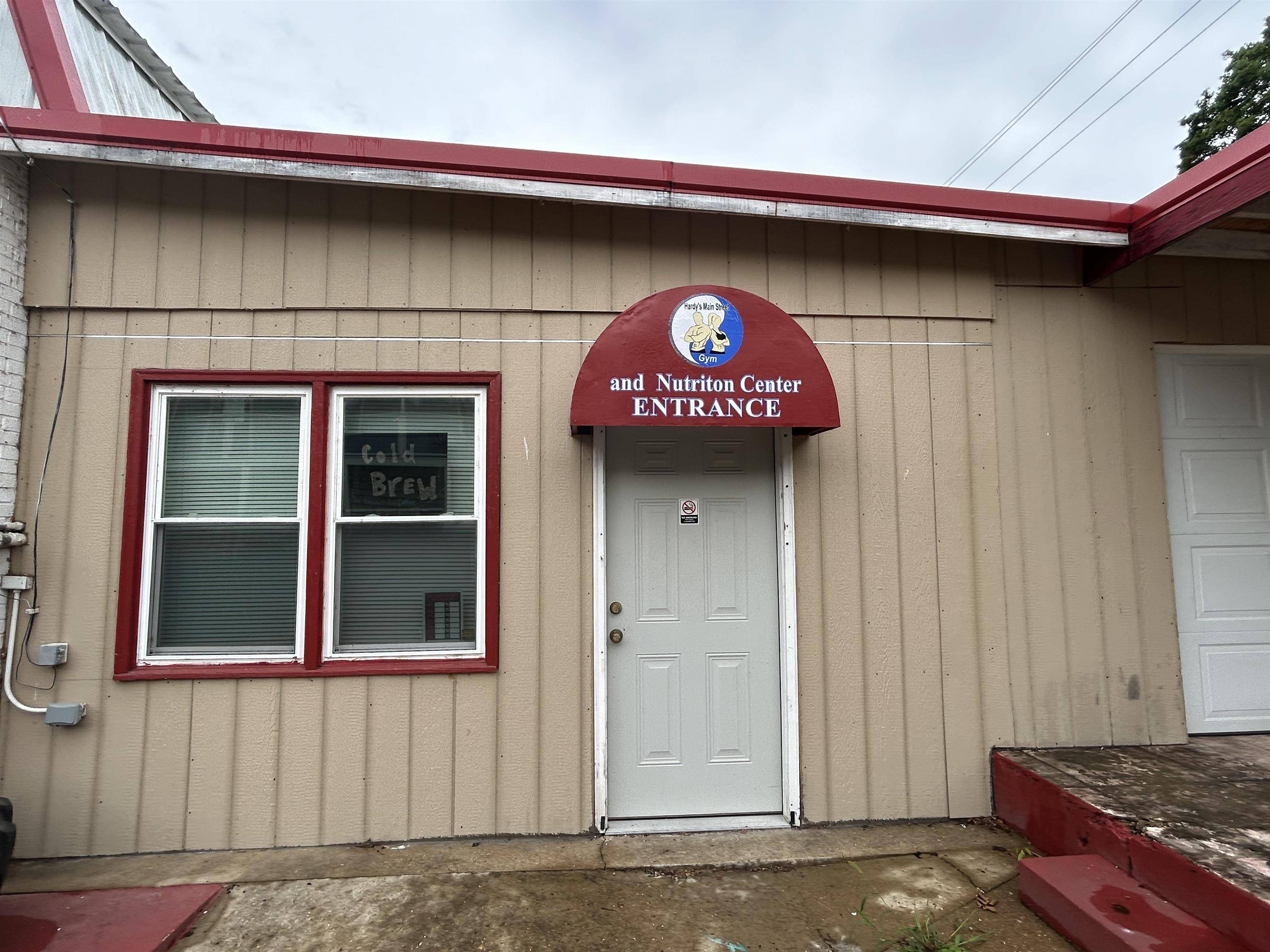 Hardy, AR 72542,132 E Main Street