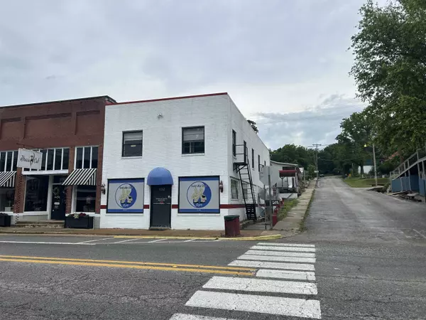 Hardy, AR 72542,132 E Main Street