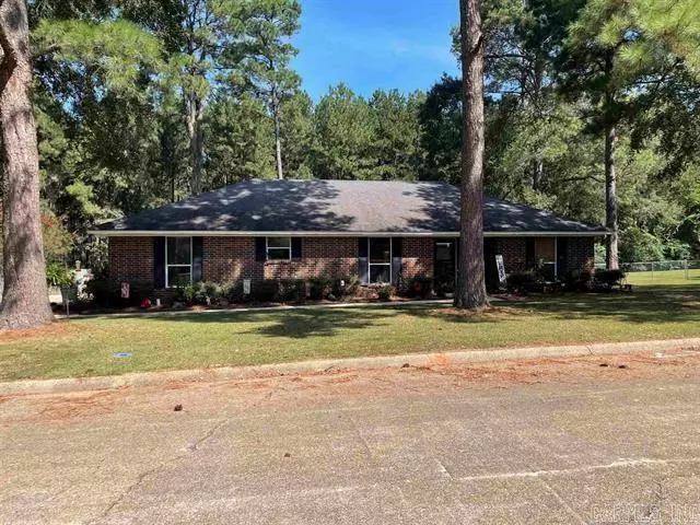 9 cherrywood, Magnolia, AR 71753