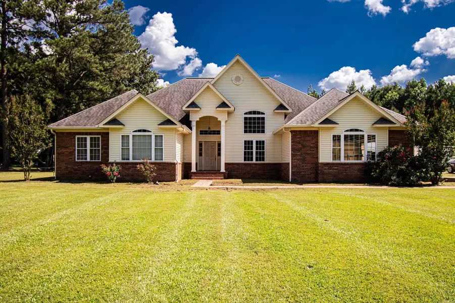 893 Bradley 22 Rd, Warren, AR 71671