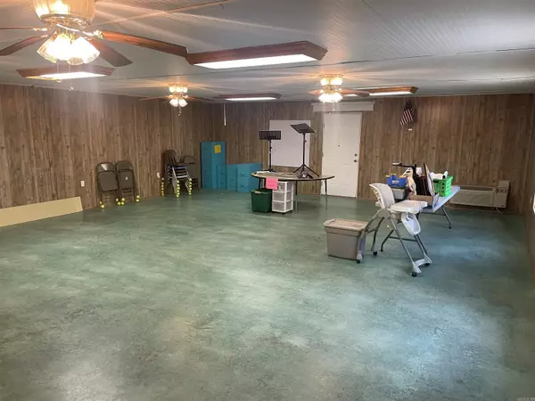 Greenbrier, AR 72058,930 E Hwy 225