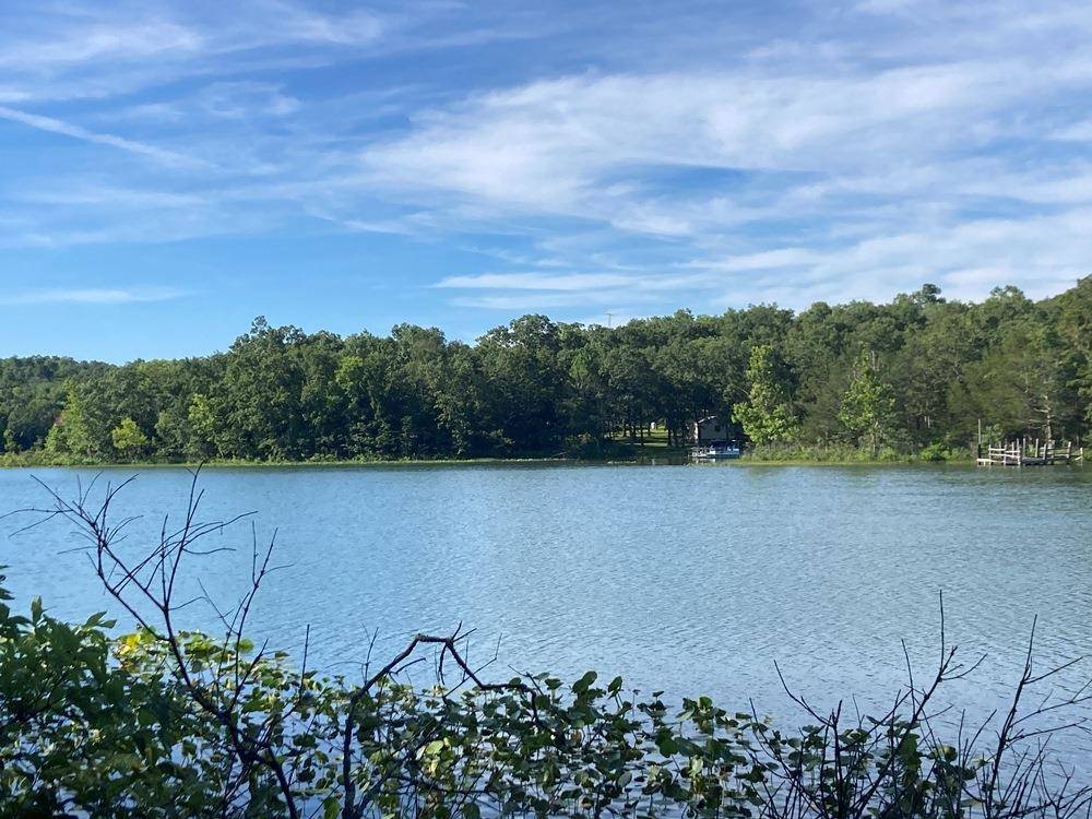 Horseshoe Bend, AR 72512,2214 Executive Loop