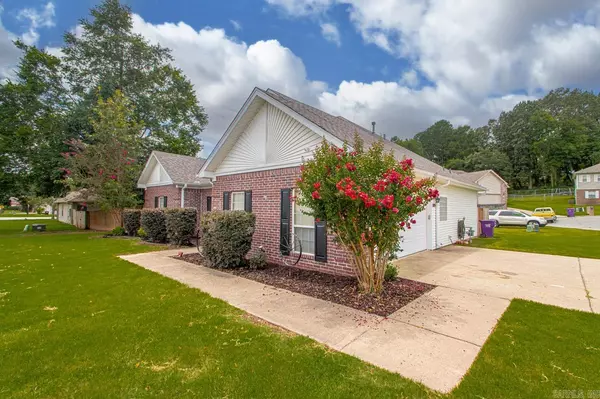 Benton, AR 72015,2929 Falcon Court