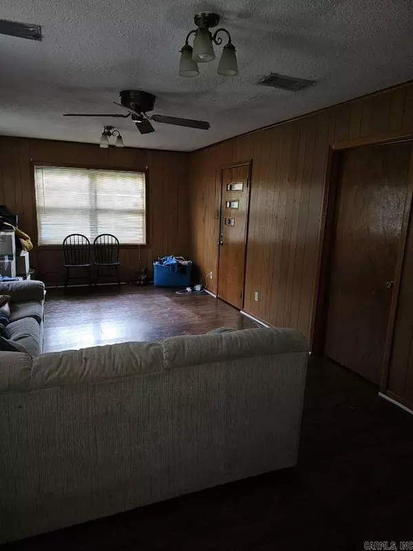 Texarkana, AR 71854,2103 Lowell Street