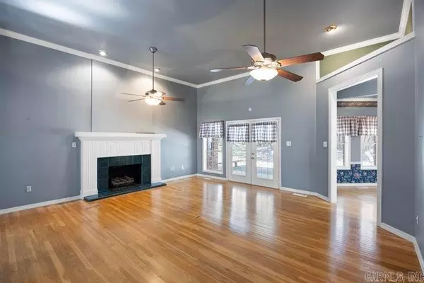 Russellville, AR 72801,254 S Enid Avenue