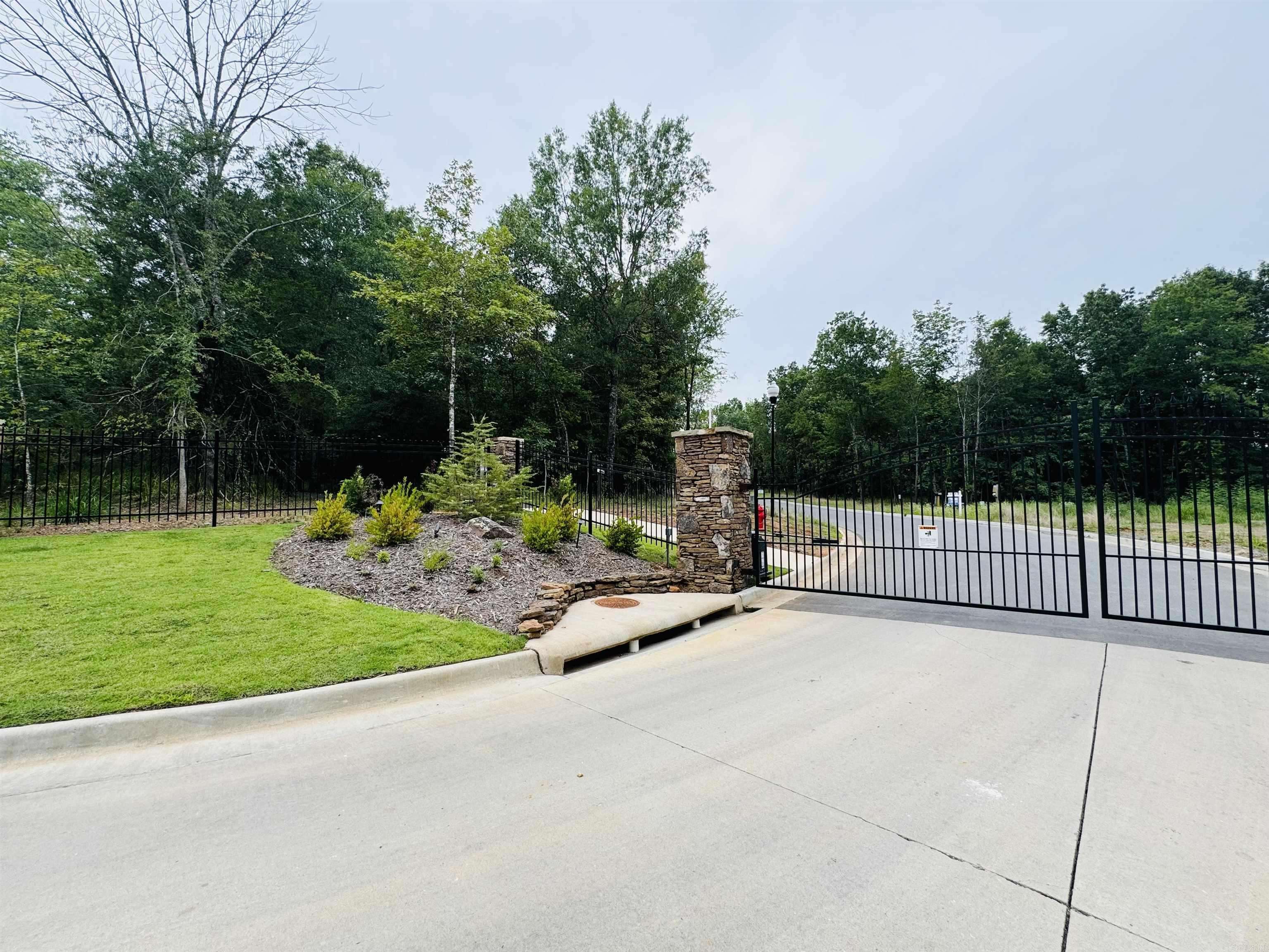 Maumelle, AR 72113,302 DEVOE BEND DRIVE