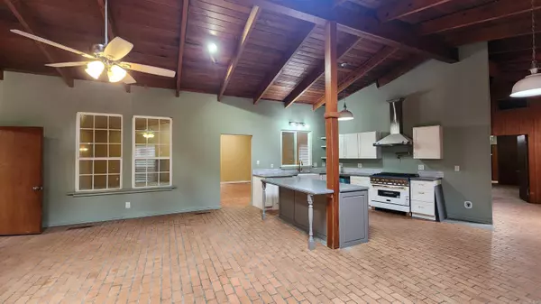 Pine Bluff, AR 71603,700 W 33rd Avenue