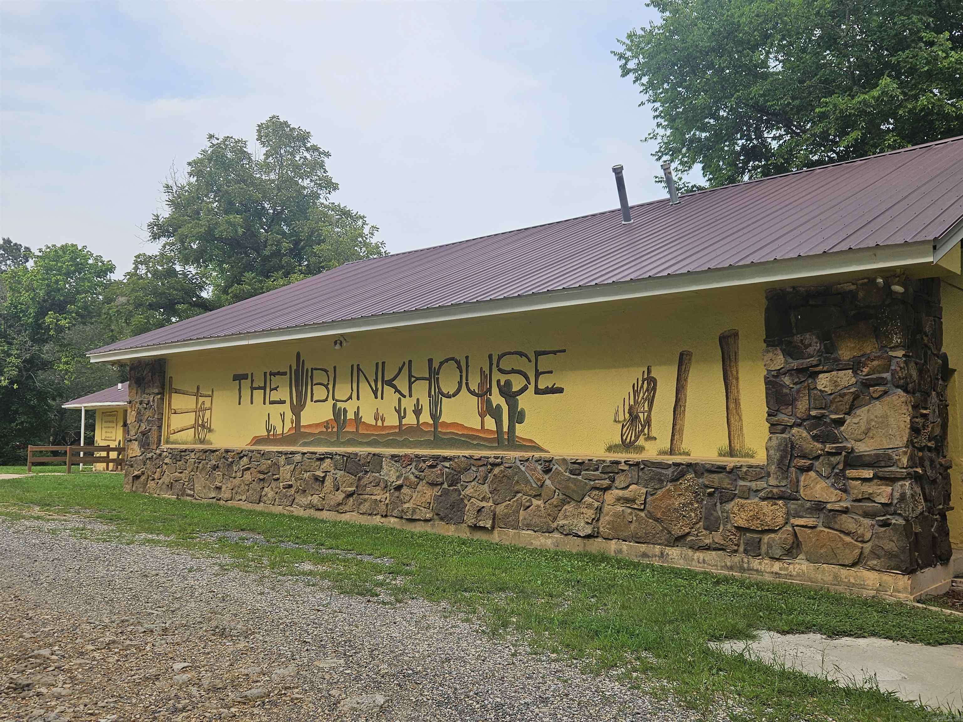 Marshall, AR 72650,111 Peach Street