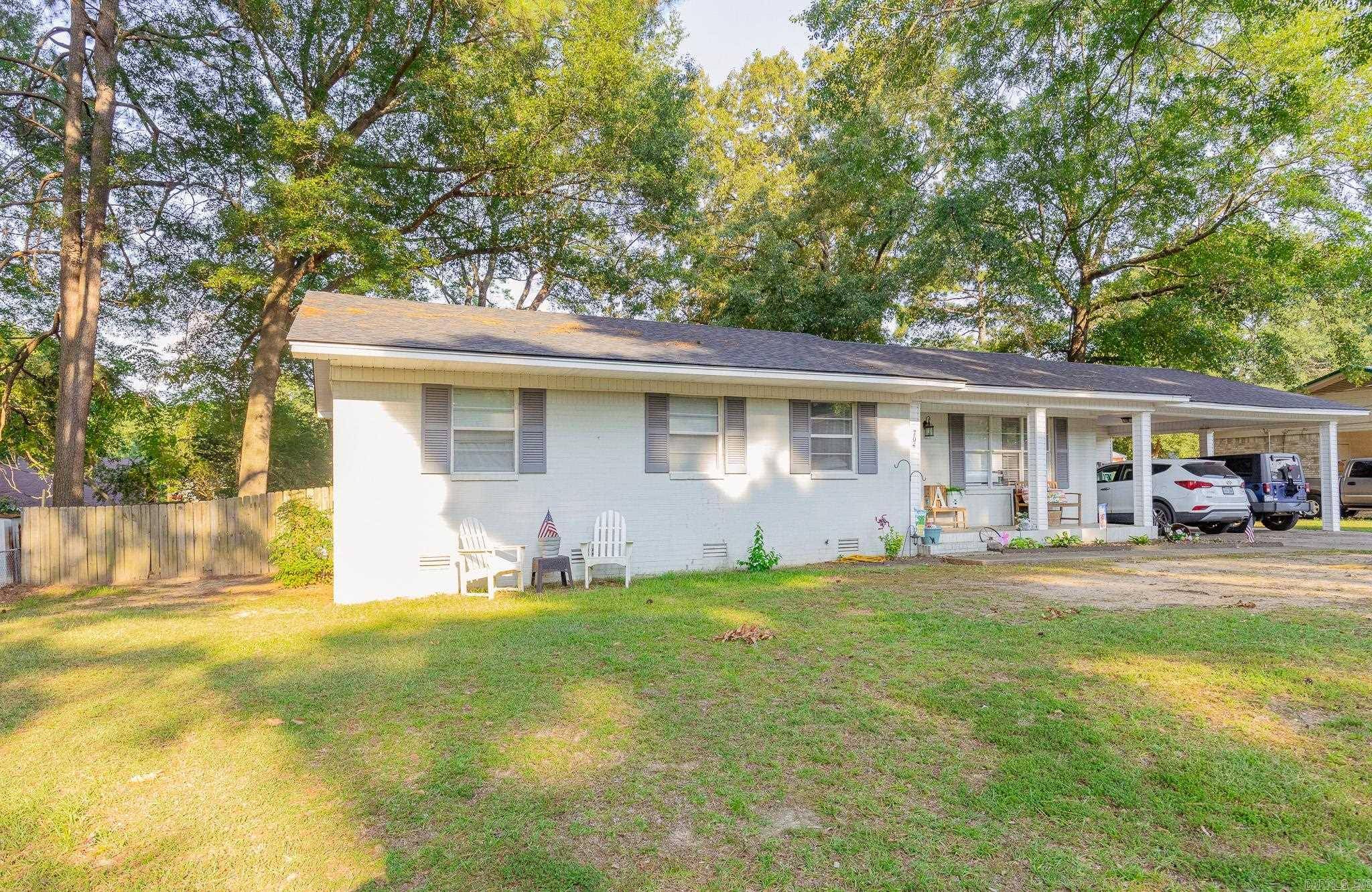 704 Reynolds,  Sheridan,  AR 72150