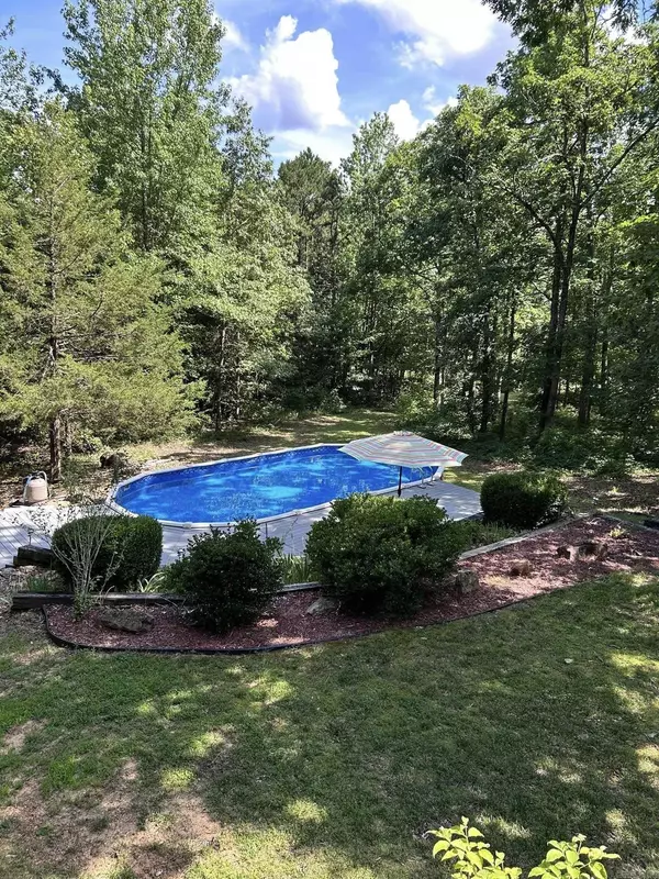 Mountain View, AR 72560,4003 Sunny Fox