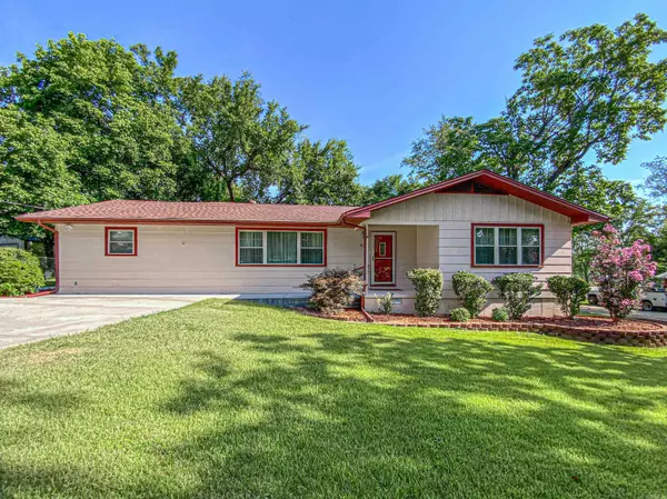613 Park Street, Flippin, AR 72634
