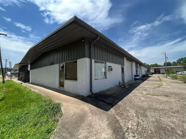 207 B Martin Avenue, Mena, AR 71953-9999