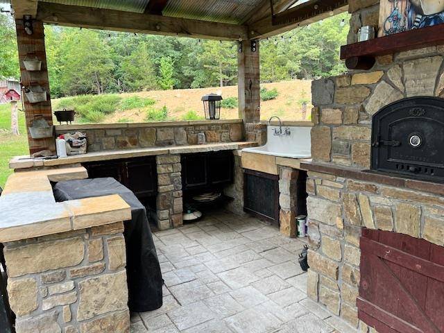 Mountain View, AR 72560,652 Oliver Road