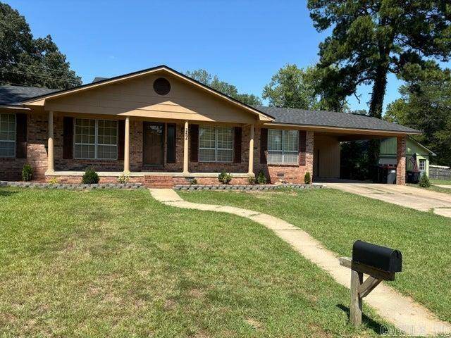 2404 W 3rd, Russellville, AR 72801
