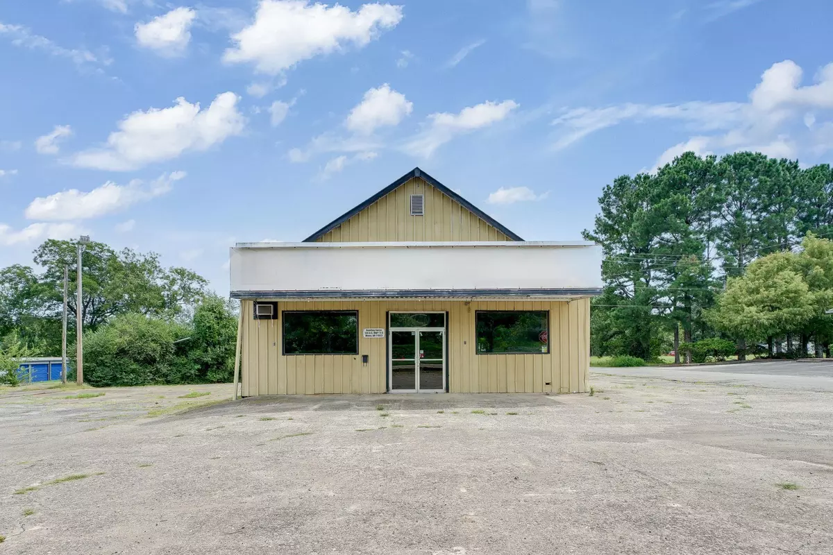 Mena, AR 71953,120 Hwy 71 S