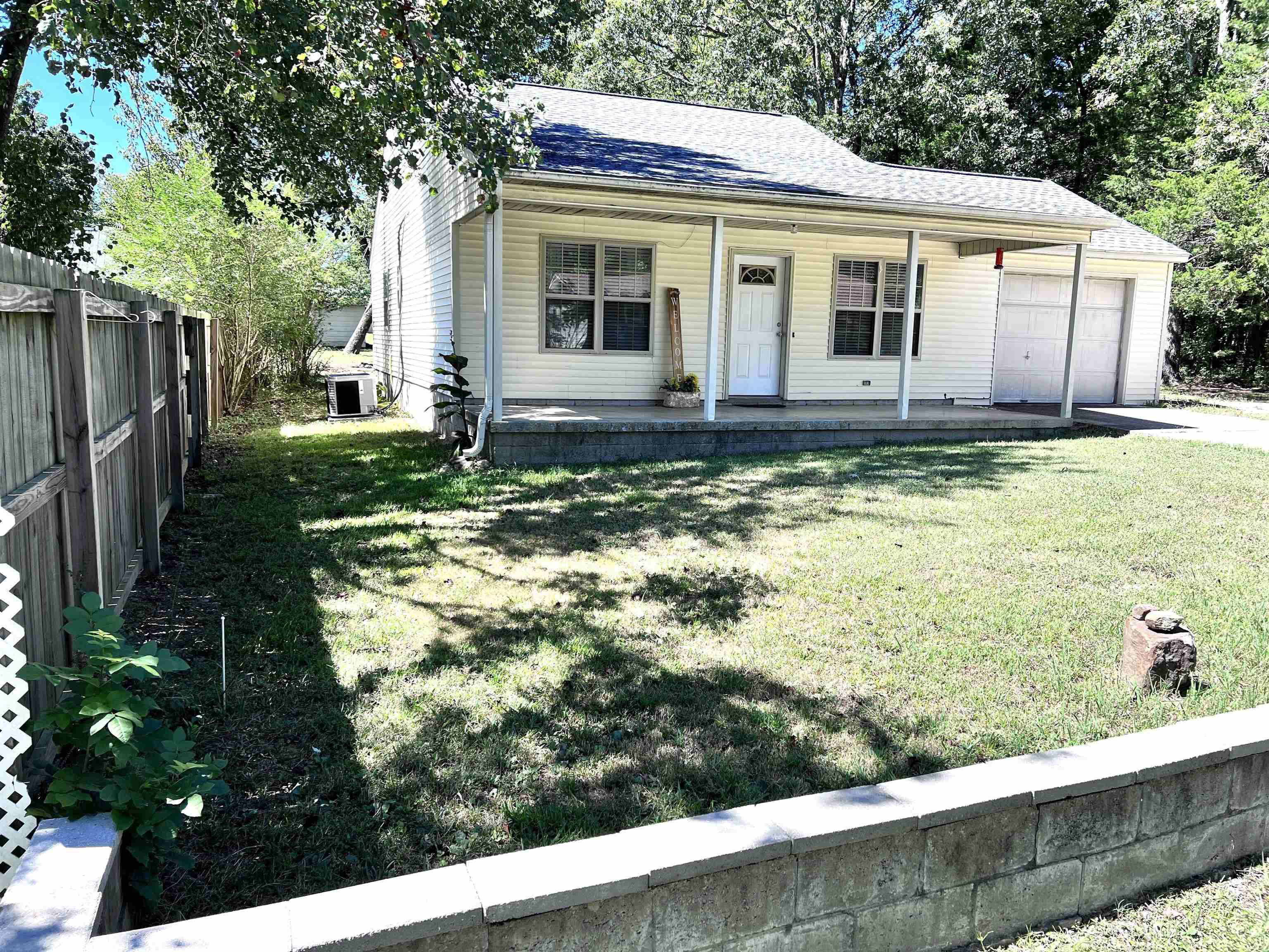 Mountain View, AR 72560,306 Rock Avenue