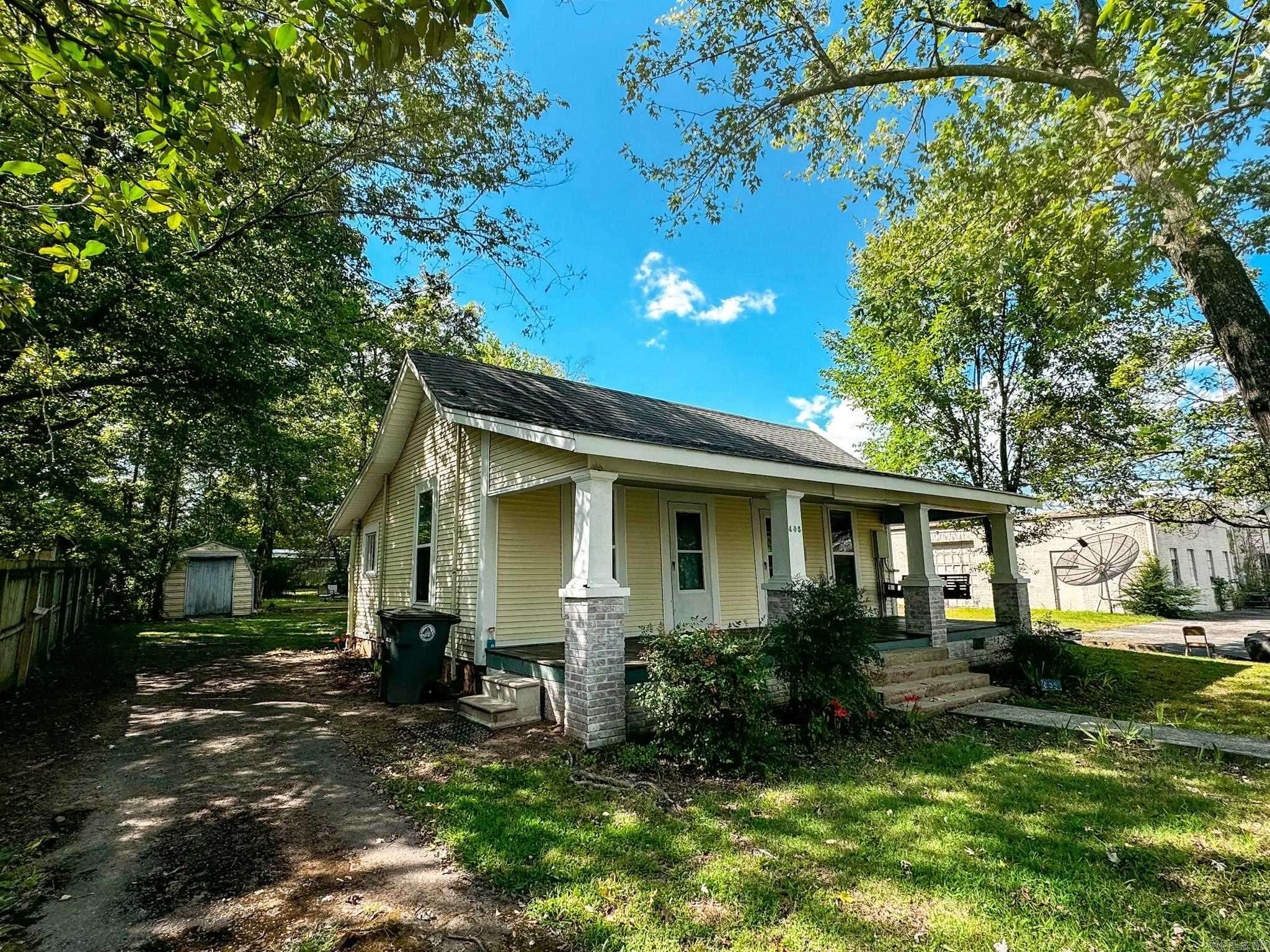 Searcy, AR 72143,405 S Spring