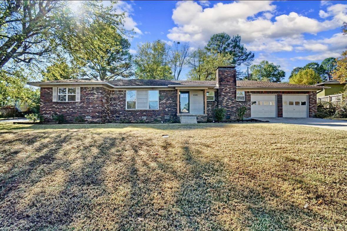 1901 W 3rd Street, Russellville, AR 72801-5601