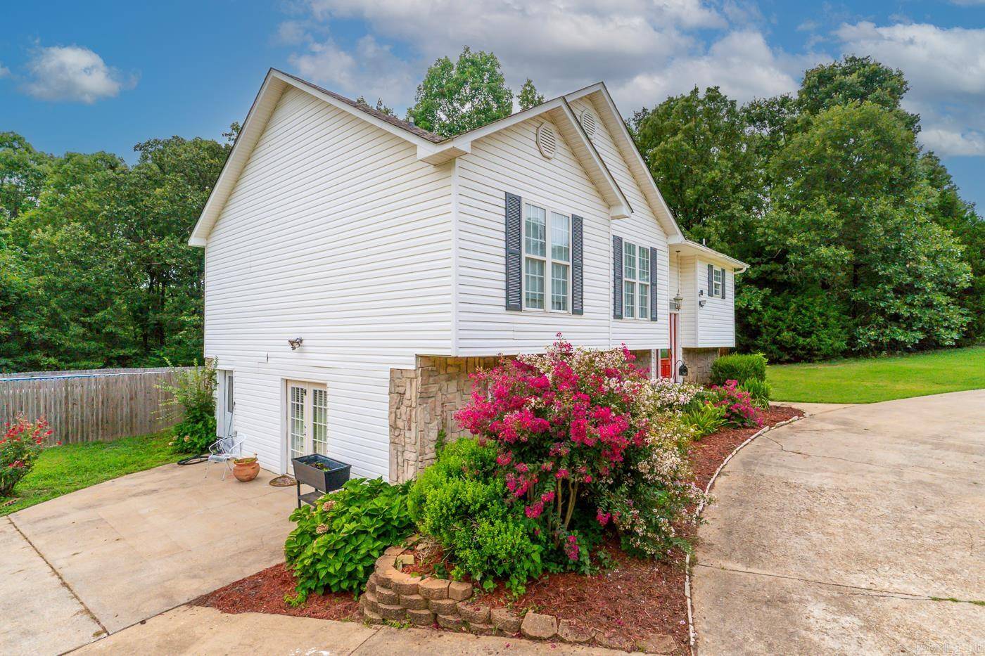 Jonesboro, AR 72404-7623,27 County Road 467