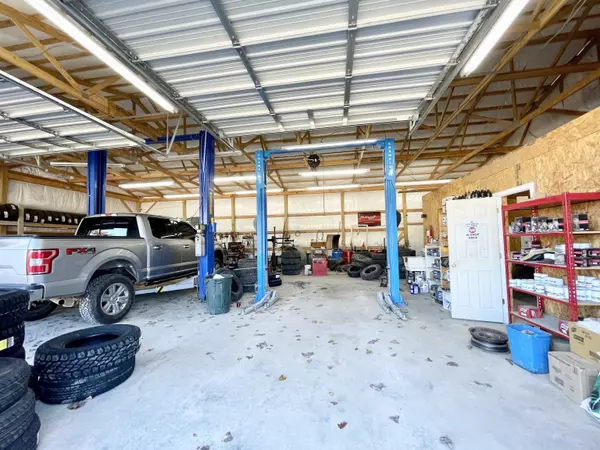 Viola, AR 72583,6906 62/412 Highway