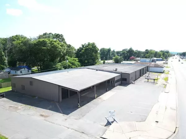 North Little Rock, AR 72114,2222 E Broadway Street