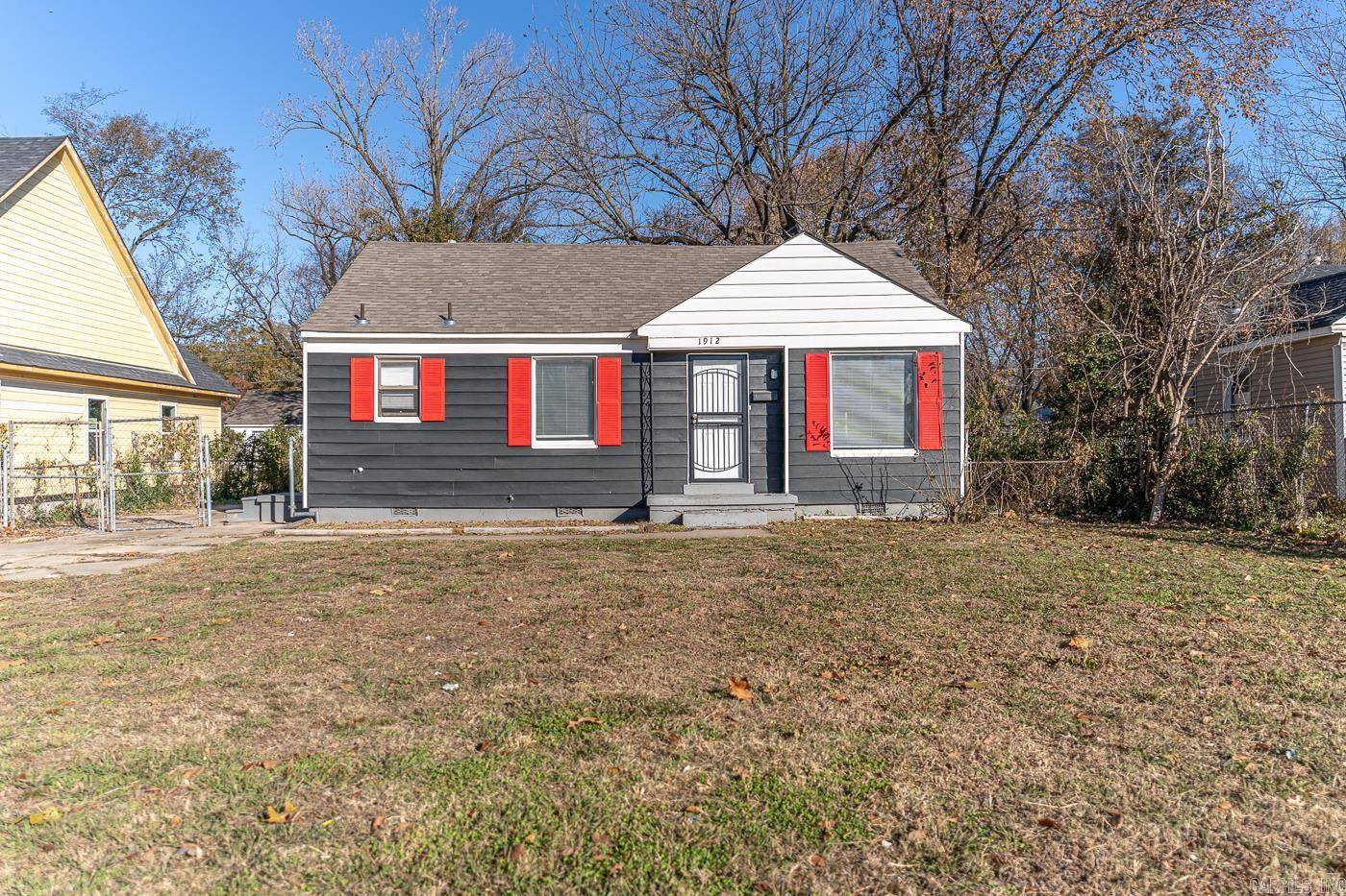 1912 E Barton Avenue, West Memphis, AR 72301
