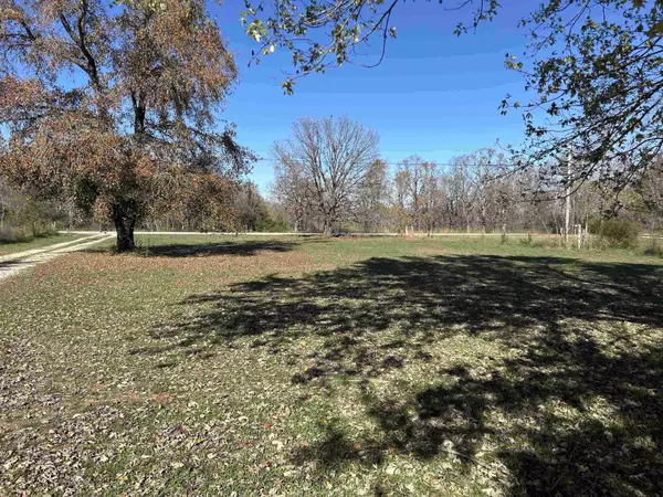 Highland, AR 72542,53 FM 101 Road