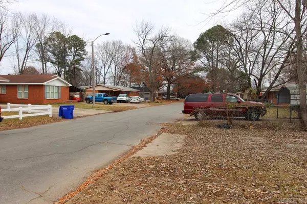 Conway, AR 72032,327 Angus Street
