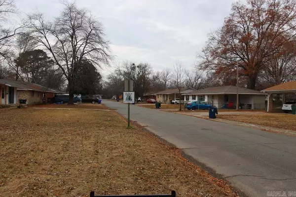 Conway, AR 72032,327 Angus Street