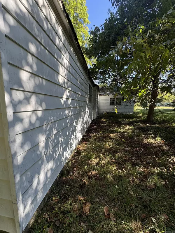 Altheimer, AR 72004,109 S Olive
