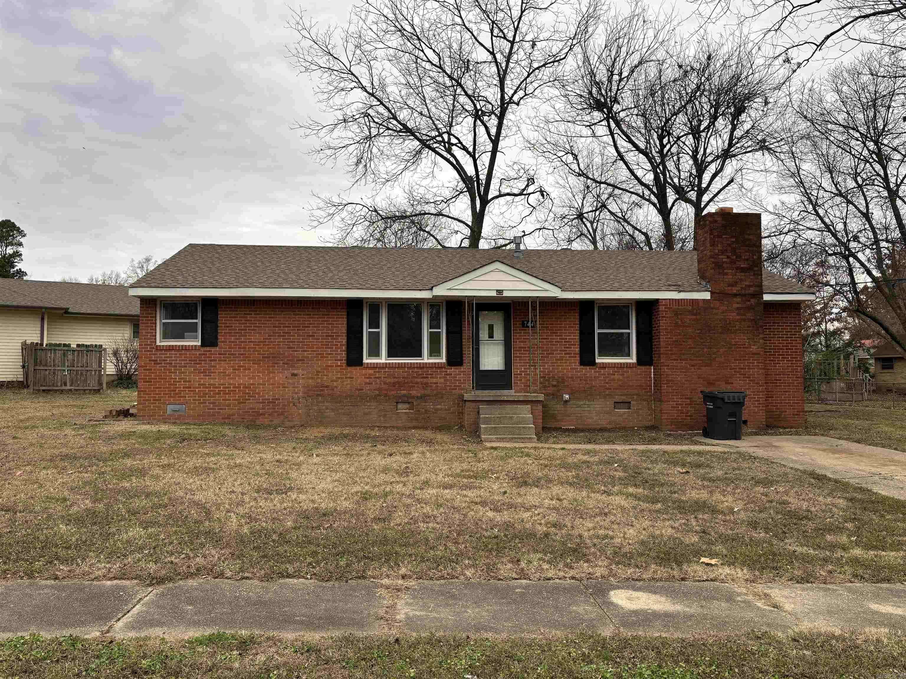 744 Valley Dr, Jonesboro, AR 72401