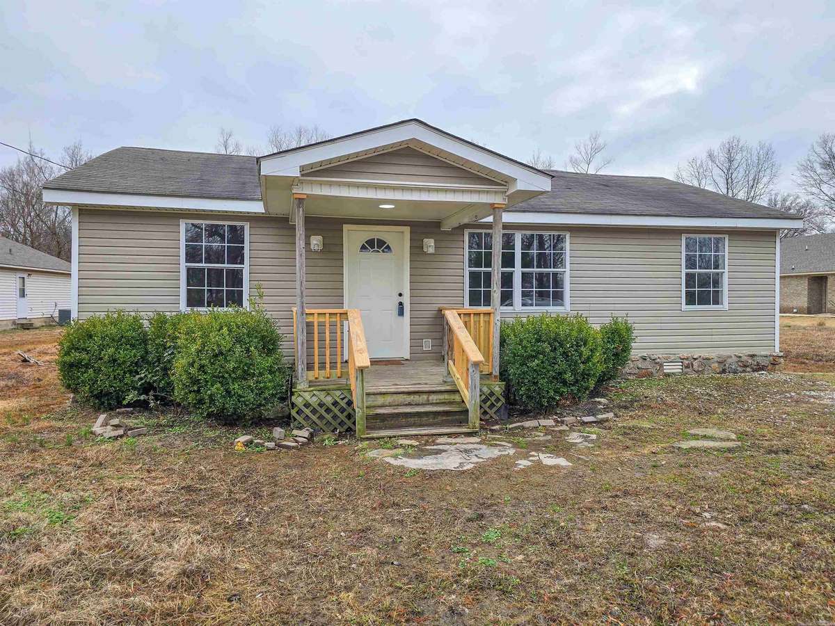 Brookland, AR 72417,102 E School Street