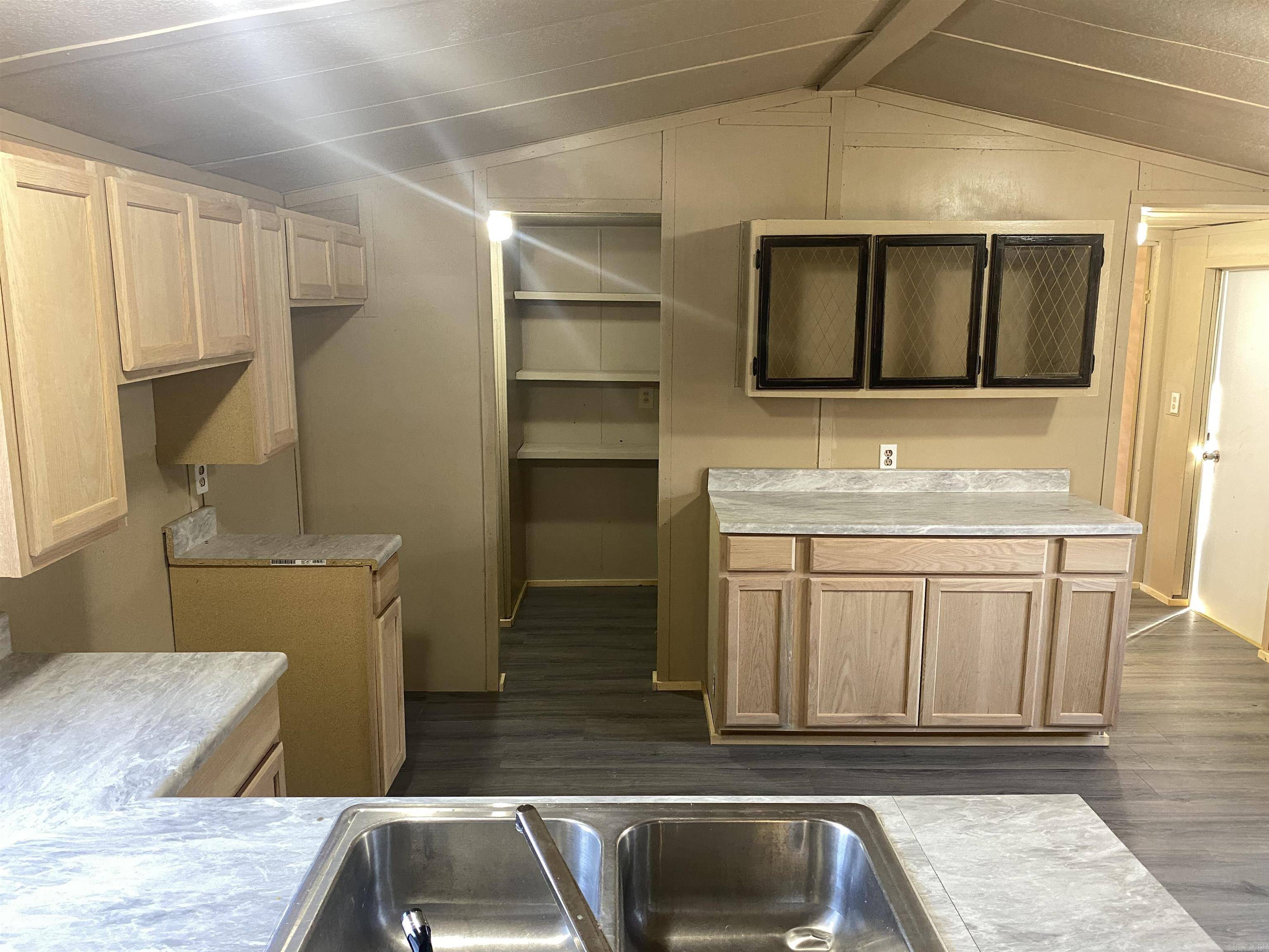 De Queen, AR 71832,1597 W Highway B