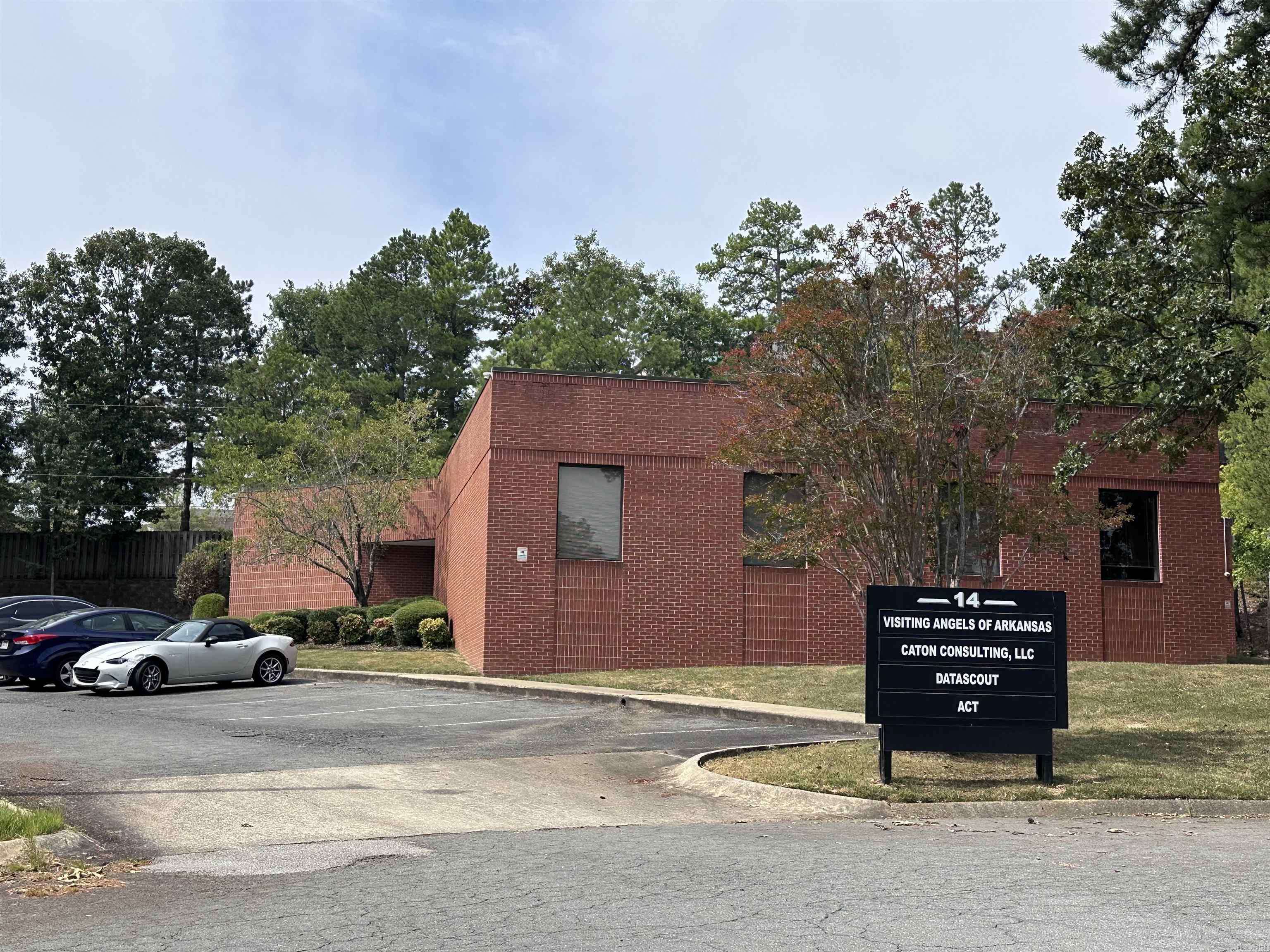 Little Rock, AR 72211