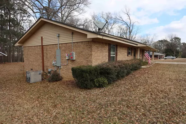 Warren, AR 71671,609 E Cedar