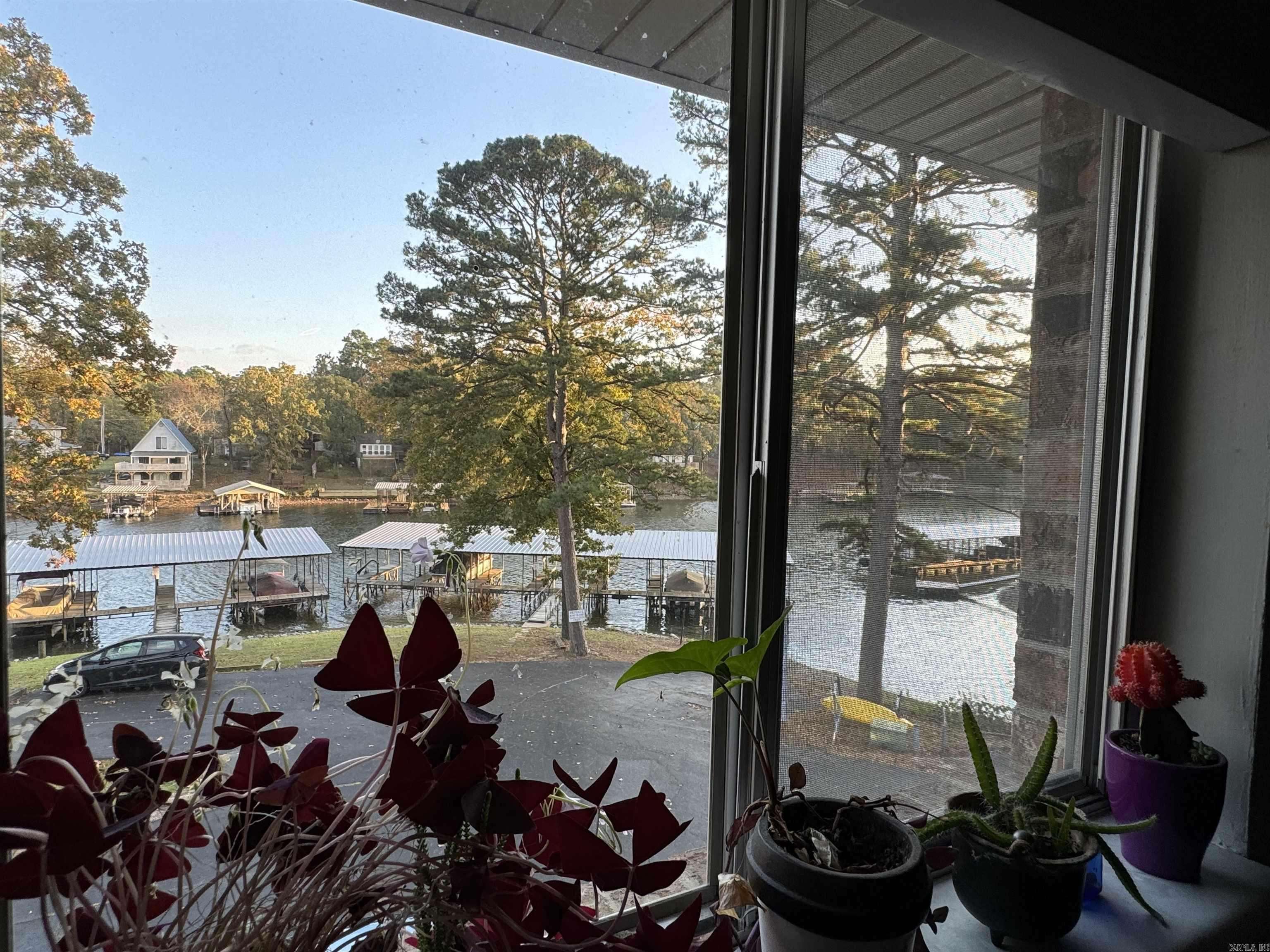 1127 Twin Points Road, Hot Springs, AR 71901